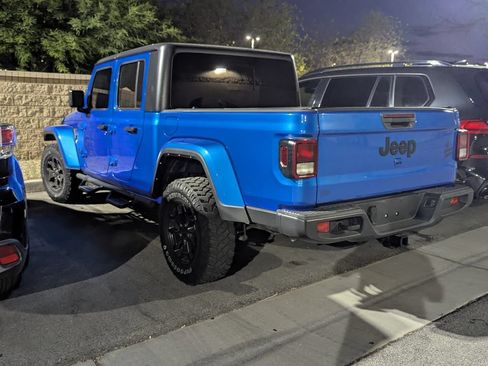 Used 2022 Jeep Gladiator Sport AWD/4WD image 6