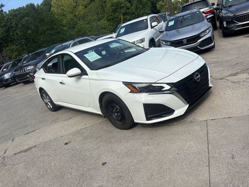 Used 2023 Nissan Altima 2.5 S FWD image 4