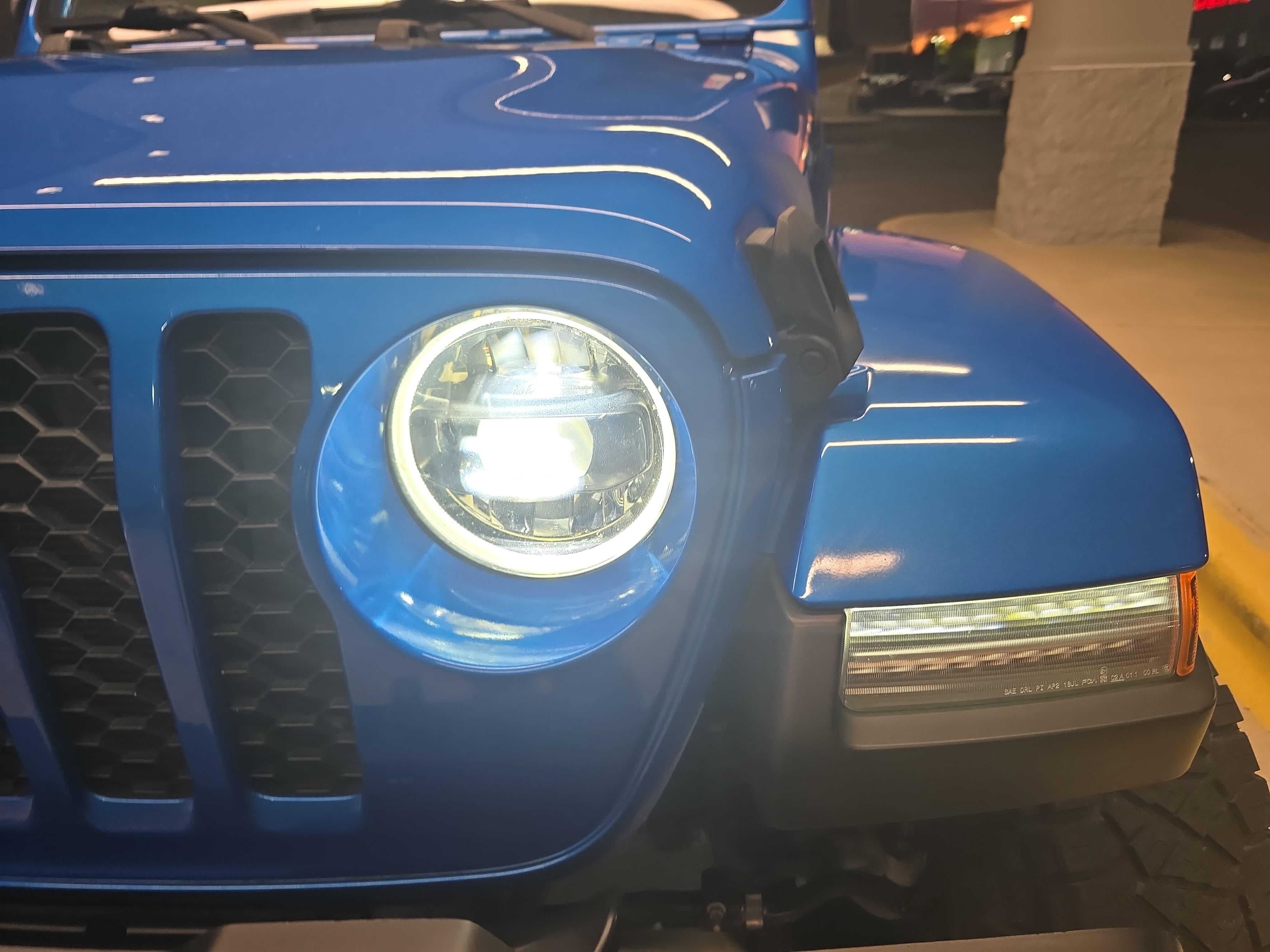 Used 2023 Jeep Gladiator Sport AWD/4WD image 32