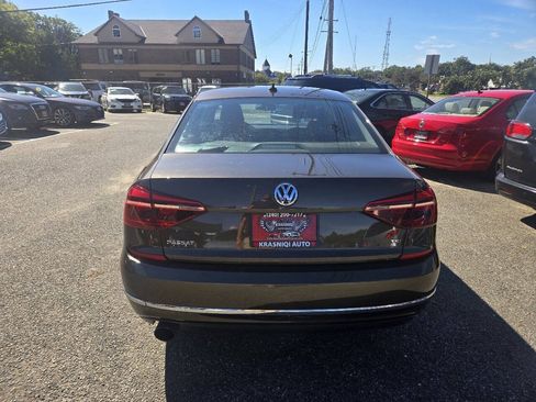 Used 2019 Volkswagen Passat 2.0T Wolfsburg FWD image 8