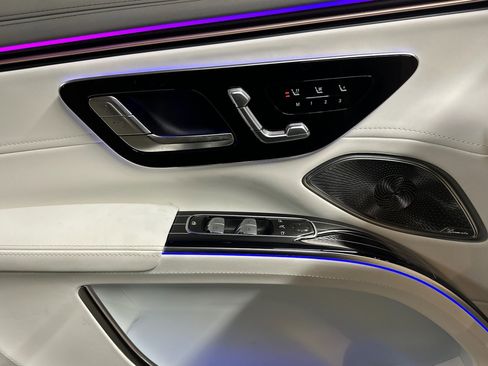 New 2025 Mercedes-Benz Maybach EQS 680 4MATIC image 13