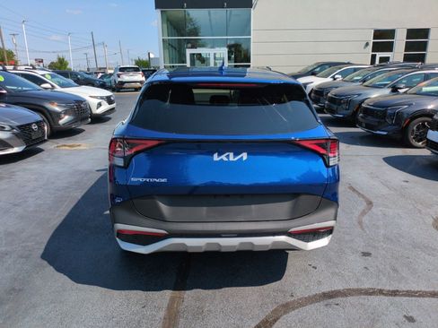 Used 2024 Kia Sportage EX FWD image 6
