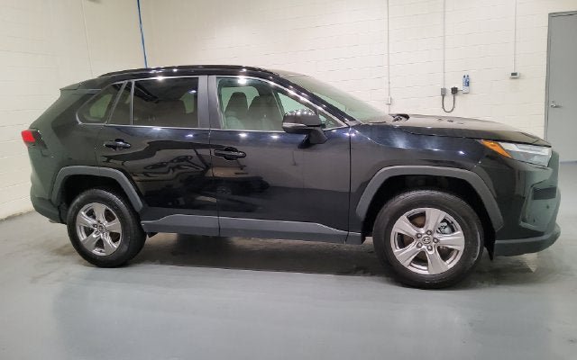 Used 2025 Toyota RAV4 XLE AWD/4WD image 13