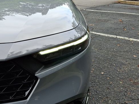 Used 2025 Honda Accord Sport image 9