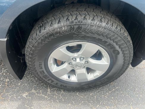 Used 2013 Nissan Frontier SV AWD/4WD image 27