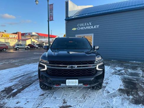 Used 2022 Chevrolet Suburban Z71 w/ Luxury Package image 11