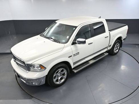 Used 2018 RAM 1500 Laramie w/ Convenience Group AWD/4WD image 60