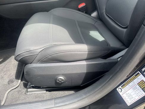 Used 2024 Mercedes-Benz C 300 Sedan image 16