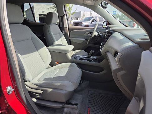 Used 2018 Chevrolet Traverse LT FWD image 20