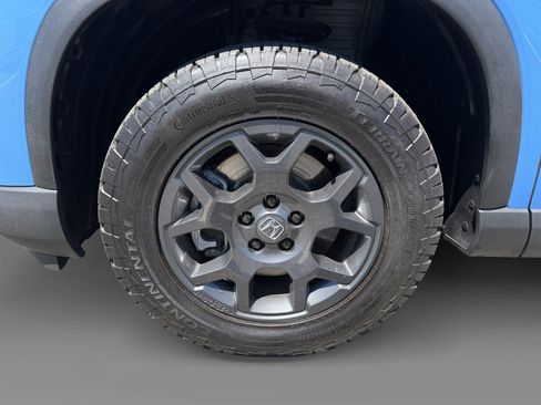 Used 2025 Honda Pilot TrailSport image 9