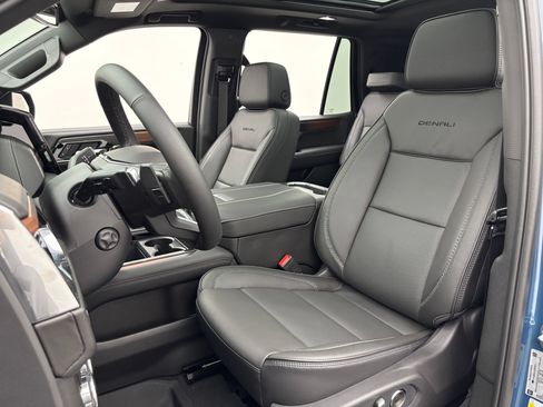 New 2026 GMC Yukon Denali w/ Sun & Power Step Package AWD/4WD image 20