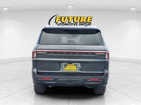 New 2026 Lincoln Navigator L Reserve AWD/4WD image 4