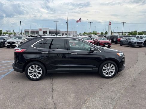 Used 2020 Ford Edge Titanium w/ Equipment Group 301A AWD/4WD image 4