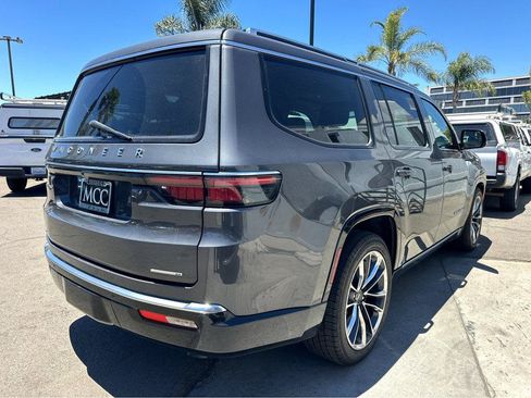 Used 2022 Jeep Wagoneer Series III w/ Premium Group I AWD/4WD image 6