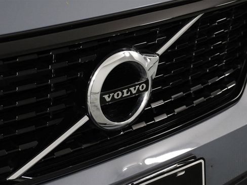 Used 2021 Volvo XC40 T5 R-Design w/ Protection Package Premier image 27