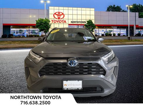 Used 2024 Toyota RAV4 LE AWD/4WD image 5