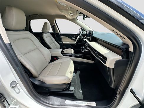 Used 2025 Lincoln Corsair Reserve FWD image 27
