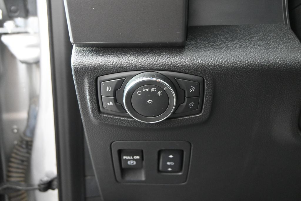 Used 2017 Ford F150 XLT w/ Equipment Group 302A Luxury AWD/4WD image 23