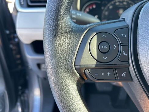 Used 2025 Toyota RAV4 XLE image 17