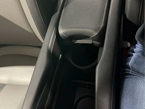 Used 2017 Honda Civic EX-L image 25
