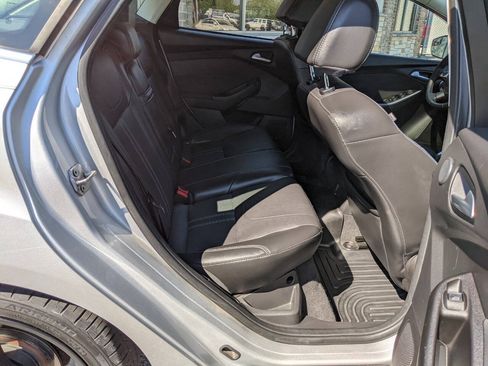 Used 2012 Ford Focus Titanium FWD image 16