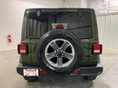Used 2021 Jeep Wrangler Unlimited Sahara AWD/4WD image 7