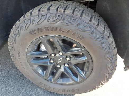 Used 2024 Chevrolet Silverado 1500 Custom Trail Boss AWD/4WD image 6