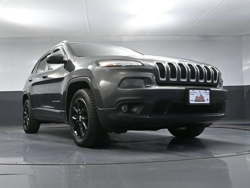 Used 2016 Jeep Cherokee Latitude w/ North All-Season Group AWD/4WD image 49