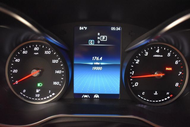Used 2022 Mercedes-Benz GLC 300 4MATIC image 25