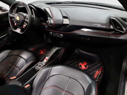 Used 2019 Ferrari 488 Spider RWD image 17