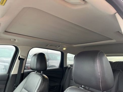 Used 2016 Ford Escape Titanium w/ Equipment Group 301A image 9