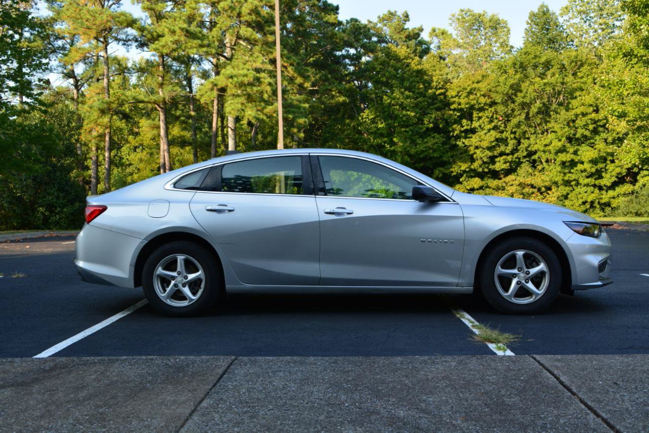 Used 2017 Chevrolet Malibu LS FWD image 4