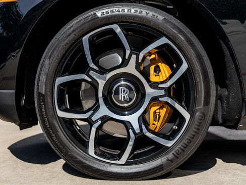 Used 2023 Rolls-Royce Cullinan Black Badge w/ Dark Exterior Package image 14