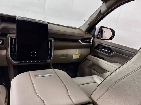 New 2026 GMC Yukon Denali w/ Advanced Technology Package AWD/4WD image 18