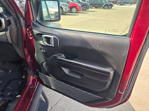 Used 2021 Jeep Gladiator Sport AWD/4WD image 15