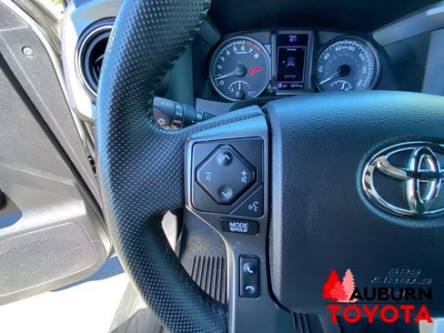 Used 2021 Toyota Tacoma TRD Off-Road w/ Technology Package AWD/4WD image 37
