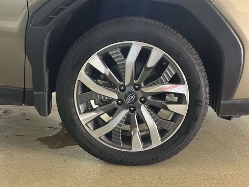 Used 2025 Subaru Forester Touring w/ Popular Package - Touring AWD/4WD image 13