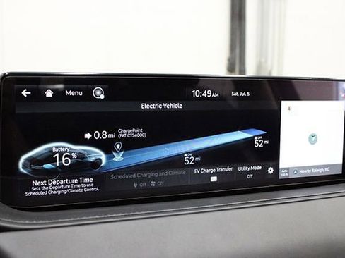 Used 2023 Genesis G80 image 37