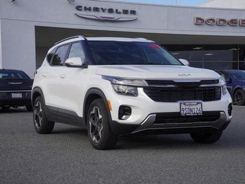 Used 2025 Kia Seltos EX w/ EX Sunroof Package image 2