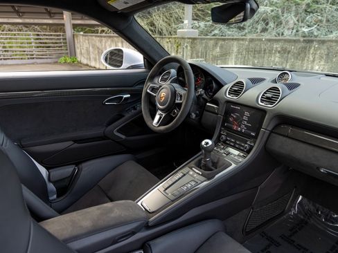 Certified 2024 Porsche 718 Cayman GT4 image 44