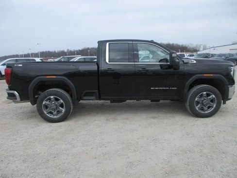 New 2026 GMC Sierra 2500 SLE w/ SLE Value Package; AWD/4WD image 3