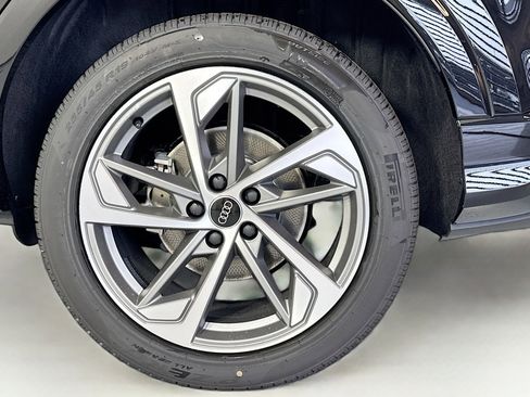 New 2025 Audi Q3 2.0T Premium image 29