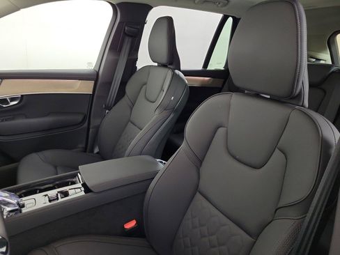 Used 2025 Volvo XC90 B6 Plus AWD/4WD image 21