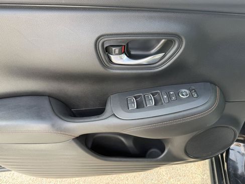 Used 2024 Honda HR-V Sport image 9