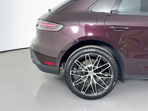 Certified 2026 Porsche Macan image 13