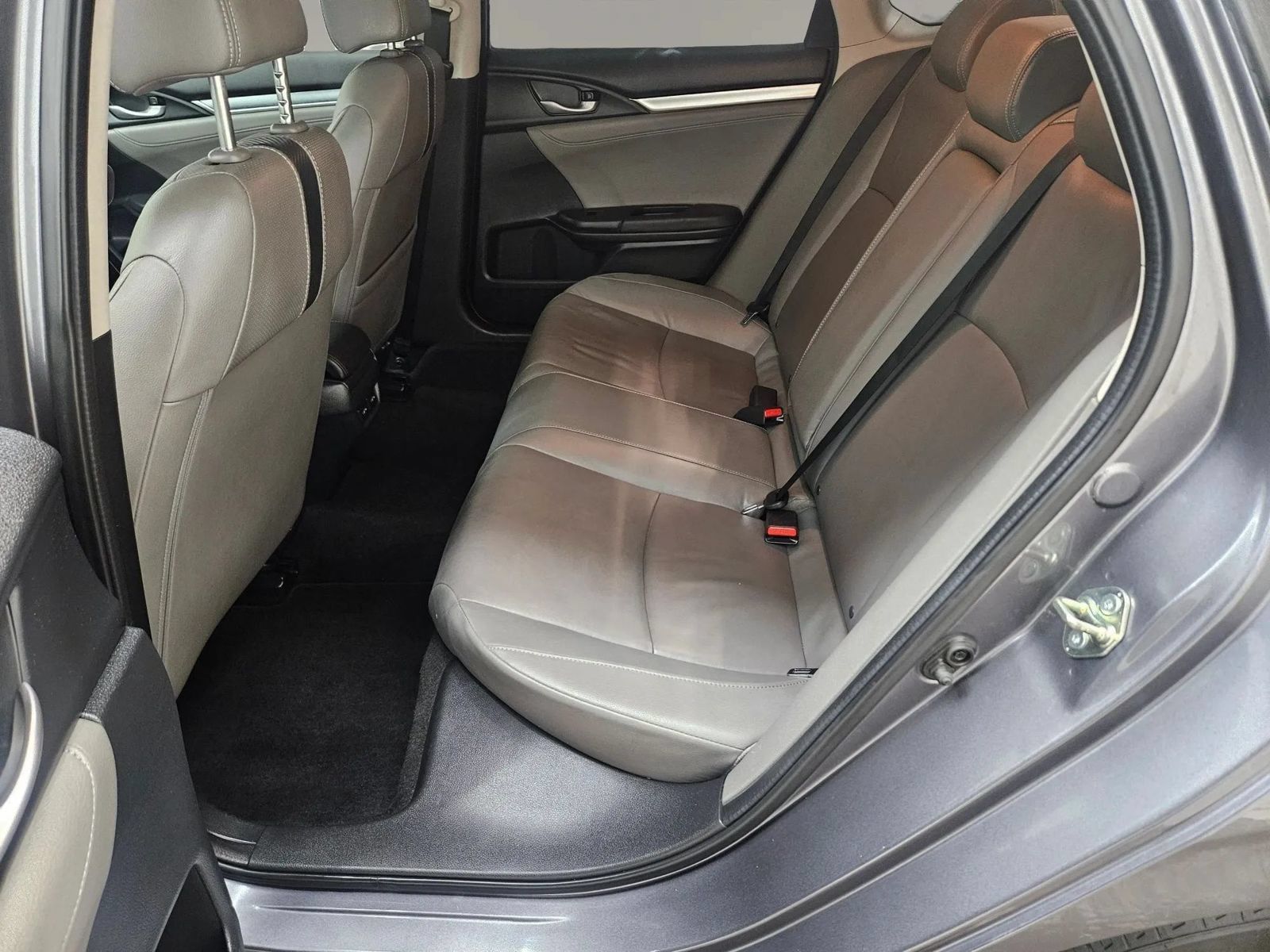 Used 2017 Honda Civic Touring image 12