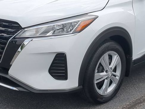 Certified 2025 Nissan Kicks Play S FWD image 9
