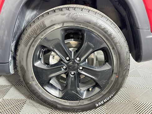 Used 2019 Jeep Compass Latitude FWD image 36