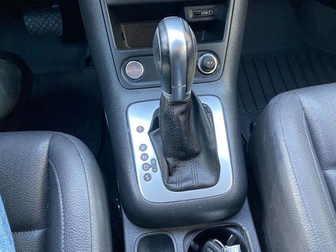 Used 2017 Volkswagen Tiguan S image 35