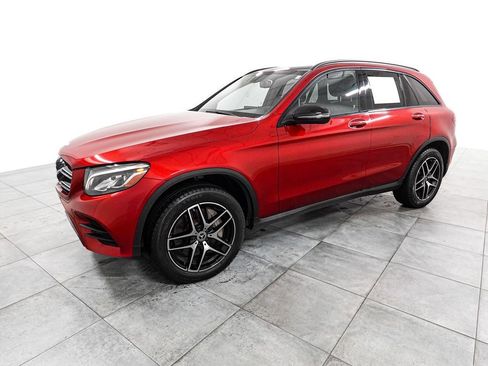 Used 2018 Mercedes-Benz GLC 300 4MATIC image 3